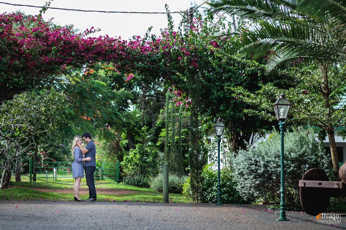 Prewedding pelo fotografo Thiago Mesquita, no Solar dos Ipés em Prata MG
