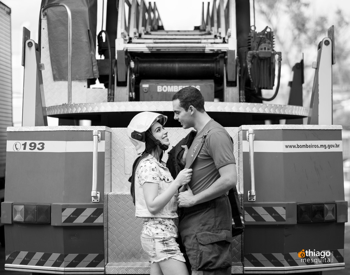 Ensaio Externo de PreWedding nos bombeiros de Uberlândia, pelo fotografo Thiago Mesquita