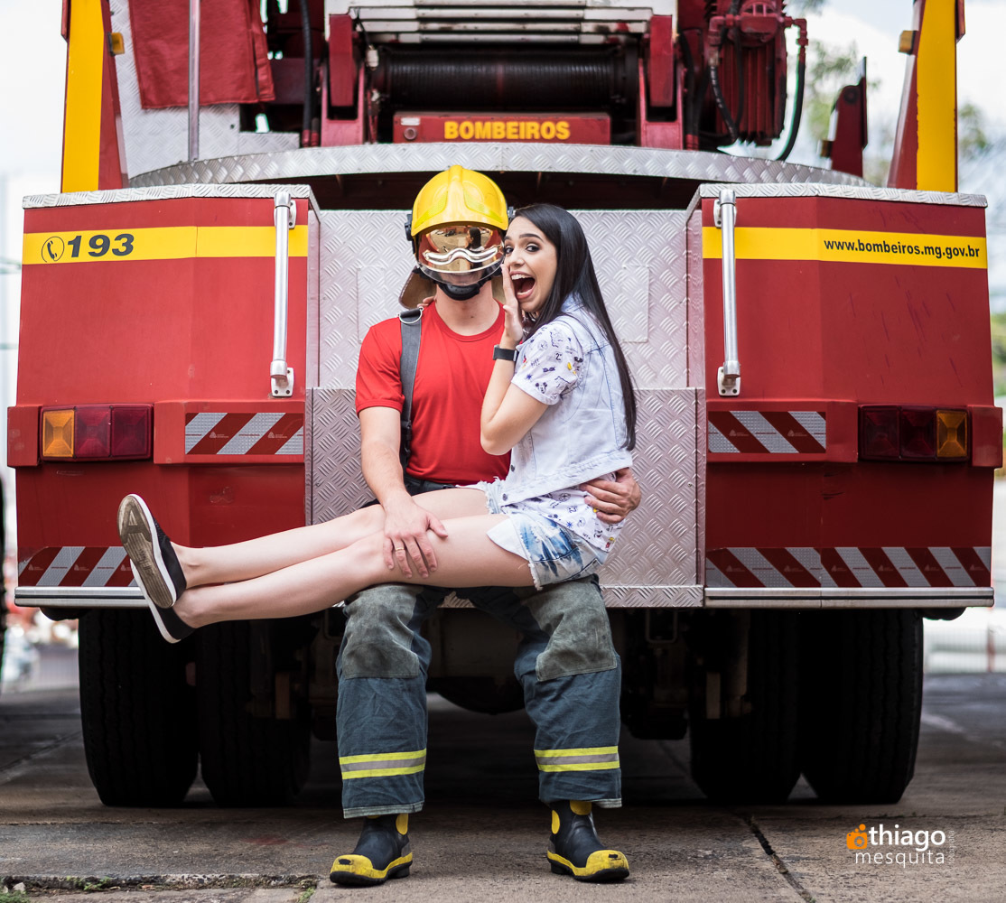 Ensaio Externo de PreWedding nos bombeiros de Uberlândia, pelo fotografo Thiago Mesquita