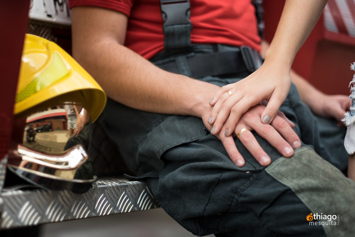Ensaio Externo de PreWedding nos bombeiros de Uberlândia, pelo fotografo Thiago Mesquita