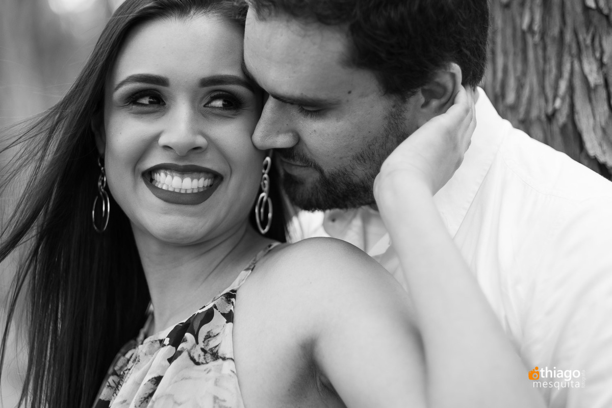 Foto em preto e branco do Prewedding, pelo fotografo Thiago Mesquita em Cruzeiro dos Peixotos