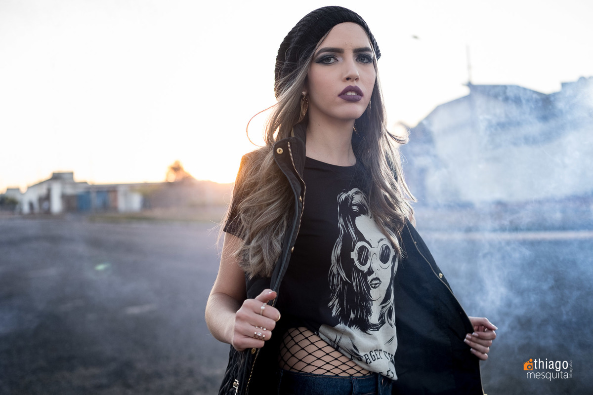 Ensaio de Book da Luiza 15 anos, no estilo de rua Street Style, registro do fotografo Thiago Mesquita