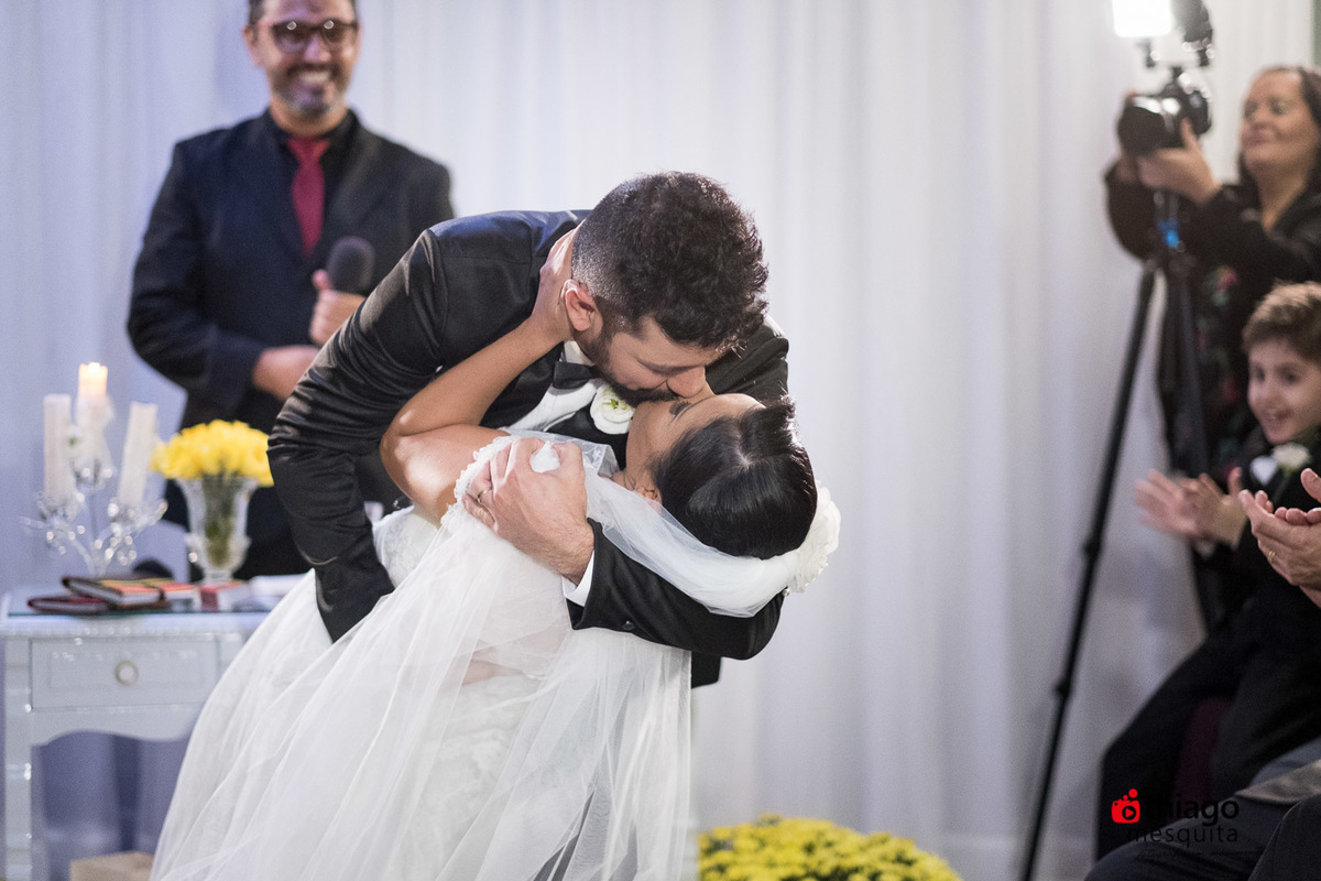 Registro fotografico do casamento da Iris e Bruno, casal da Jocum no Rio de Janeiro, pelos fotografos e cinegrafistas Thiago Mesquita e Adriana Mesquita