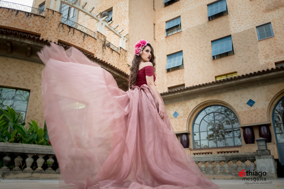 Mariana realizando seu book de 15 anos em Araxá junto ao fotografo Thiago Mesquita