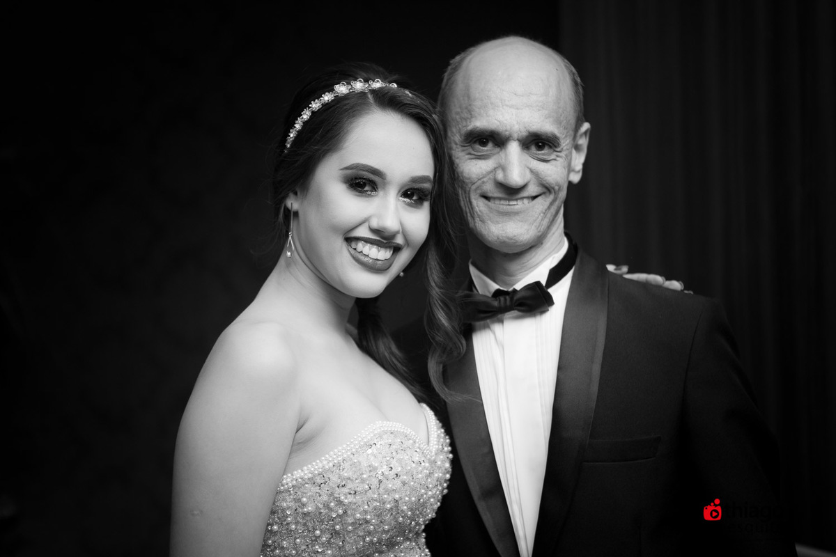 Mariana realizando seu book de 15 anos em Araxá junto ao fotografo Thiago Mesquita