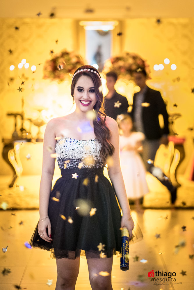 Mariana realizando seu book de 15 anos em Araxá junto ao fotografo Thiago Mesquita