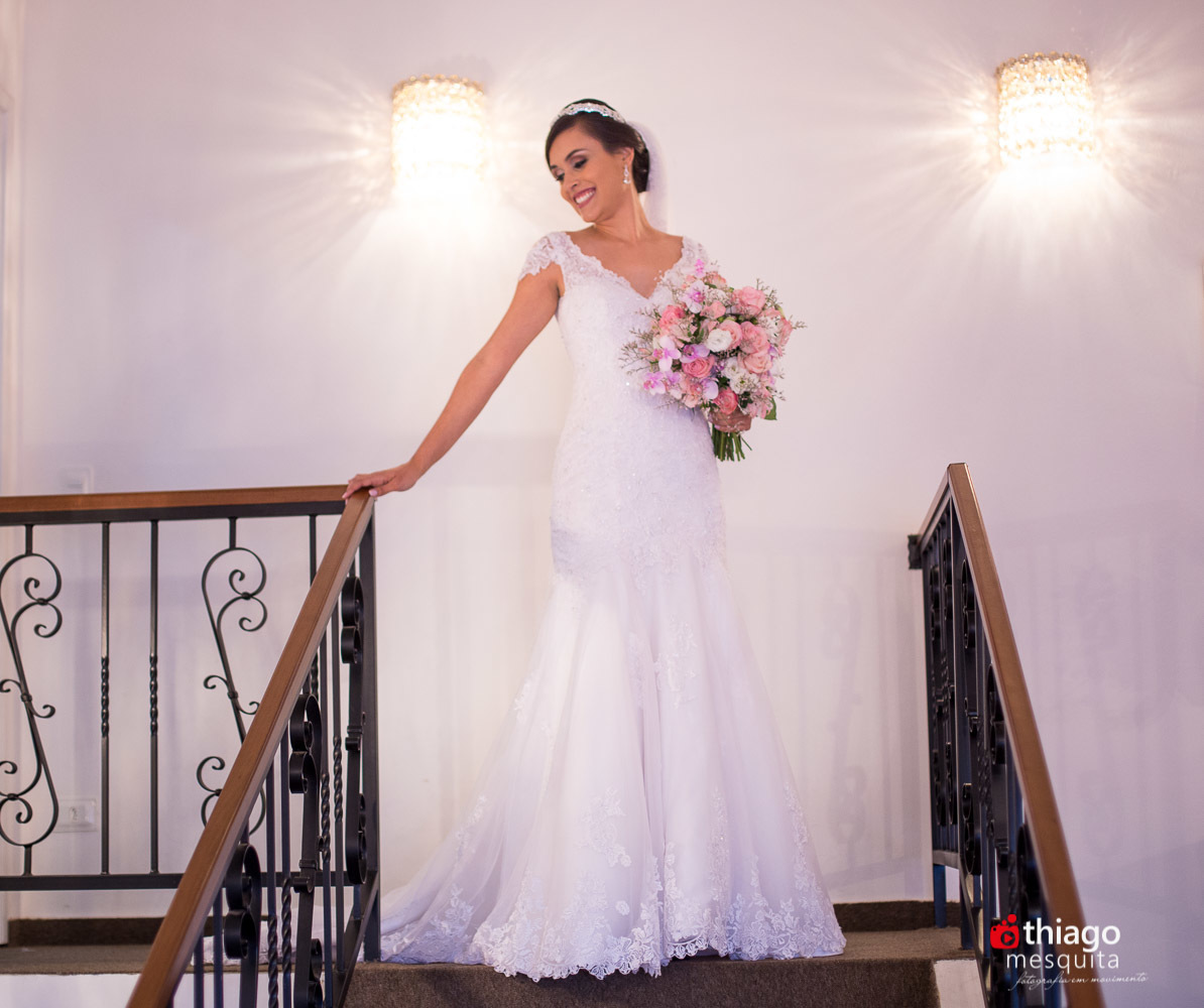 Casamento dos noivos Vanessa e Fabio, Registro de sorrisos e espontaneidade no making of da noiva, pelo fotografo Thiago Mesquita 