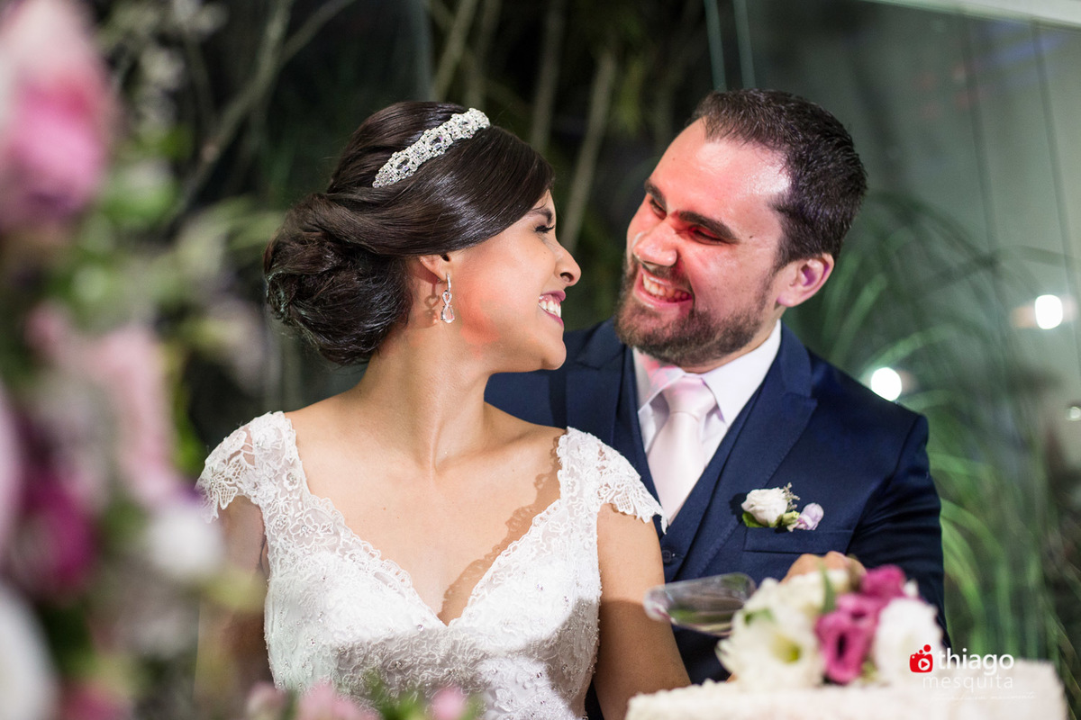 Casamento dos noivos Vanessa e Fabio, Registro de sorrisos e espontaneidade pelo fotografo Thiago Mesquita 