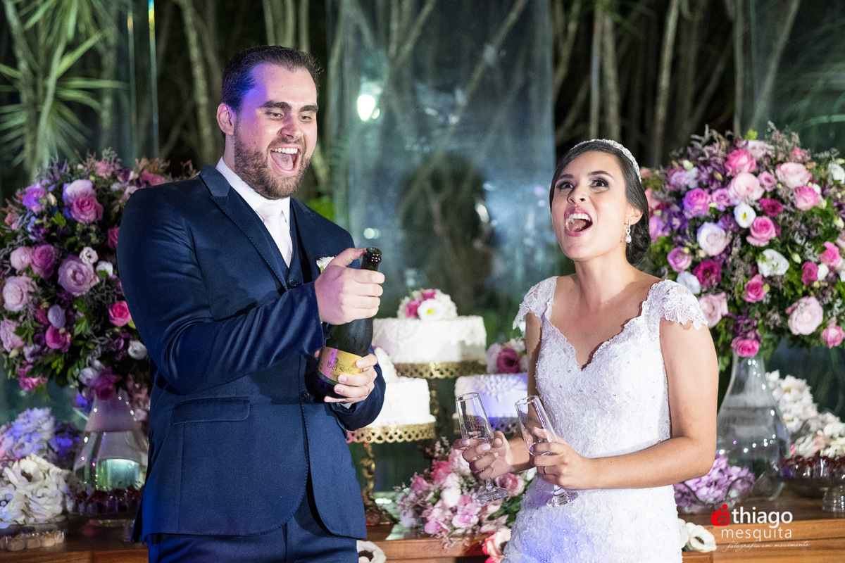 Casamento dos noivos Vanessa e Fabio, Registro de sorrisos e espontaneidade pelo fotografo Thiago Mesquita 