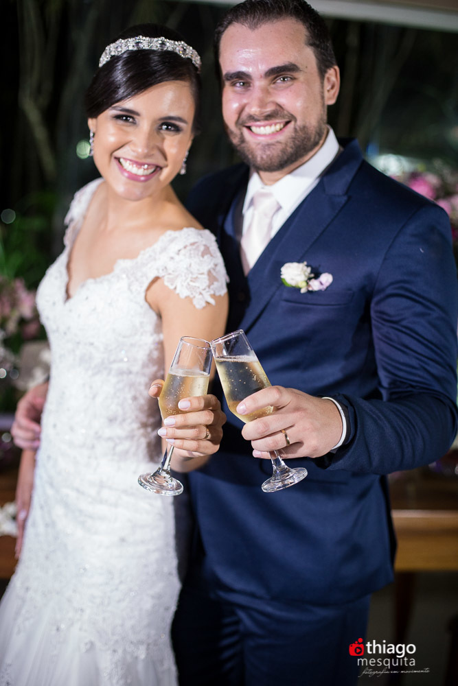 Casamento dos noivos Vanessa e Fabio, Registro do brinde pelo fotografo Thiago Mesquita 