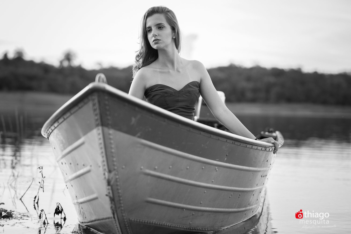  Fotos no bote dentro da lagoa no Book da Larissa , registrado na fazenda da Familia em Baeté, pelo fotografo Thiago Mesquita