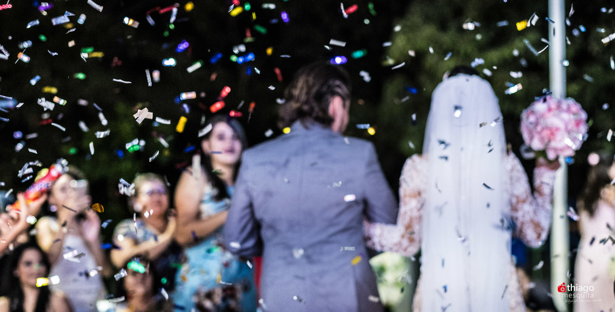 Thiago Mesquita fotografia fazendo a cobertura do casamento de Yara e Silvinho, baterista da dupla Henrique e Juliano, em Itumbiara Goiás. Cerimônia no Palácio das Águas