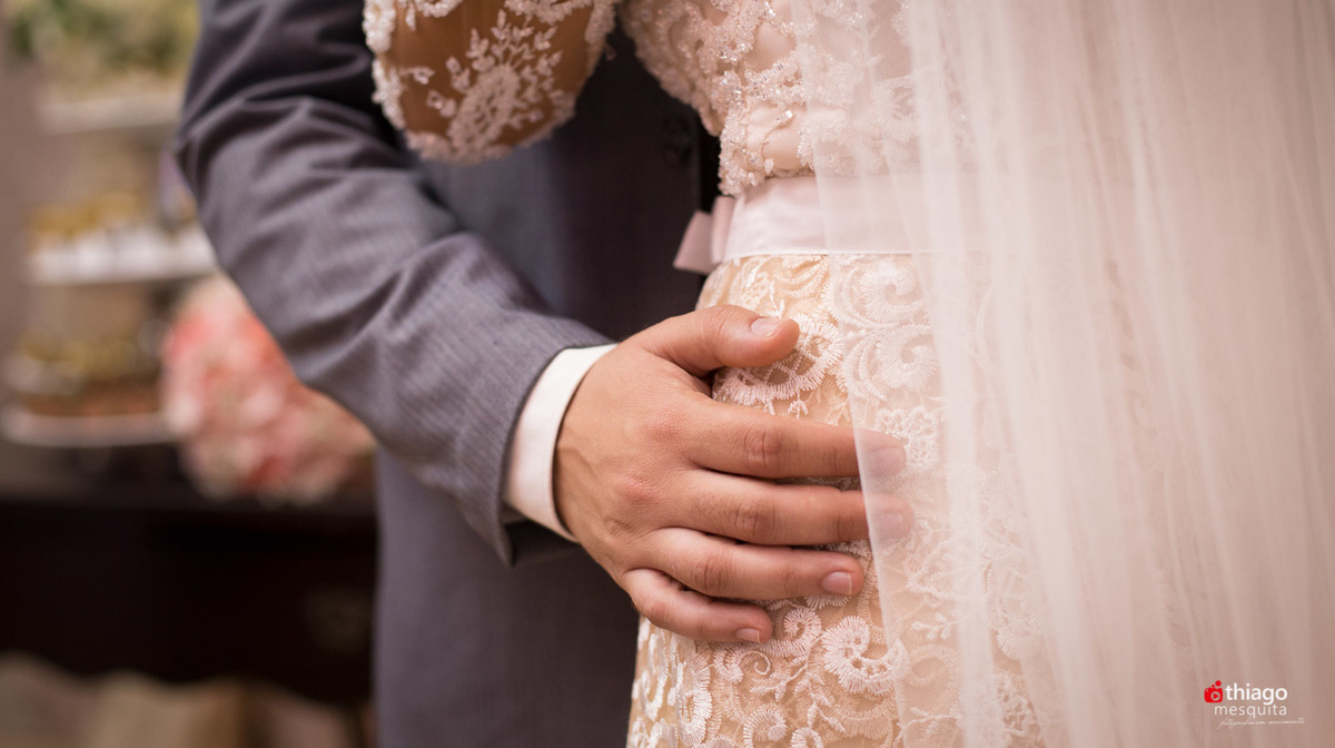 Thiago Mesquita fotografia fazendo a cobertura do casamento de Yara e Silvinho, baterista da dupla Henrique e Juliano, em Itumbiara Goiás. Cerimônia no Palácio das Águas