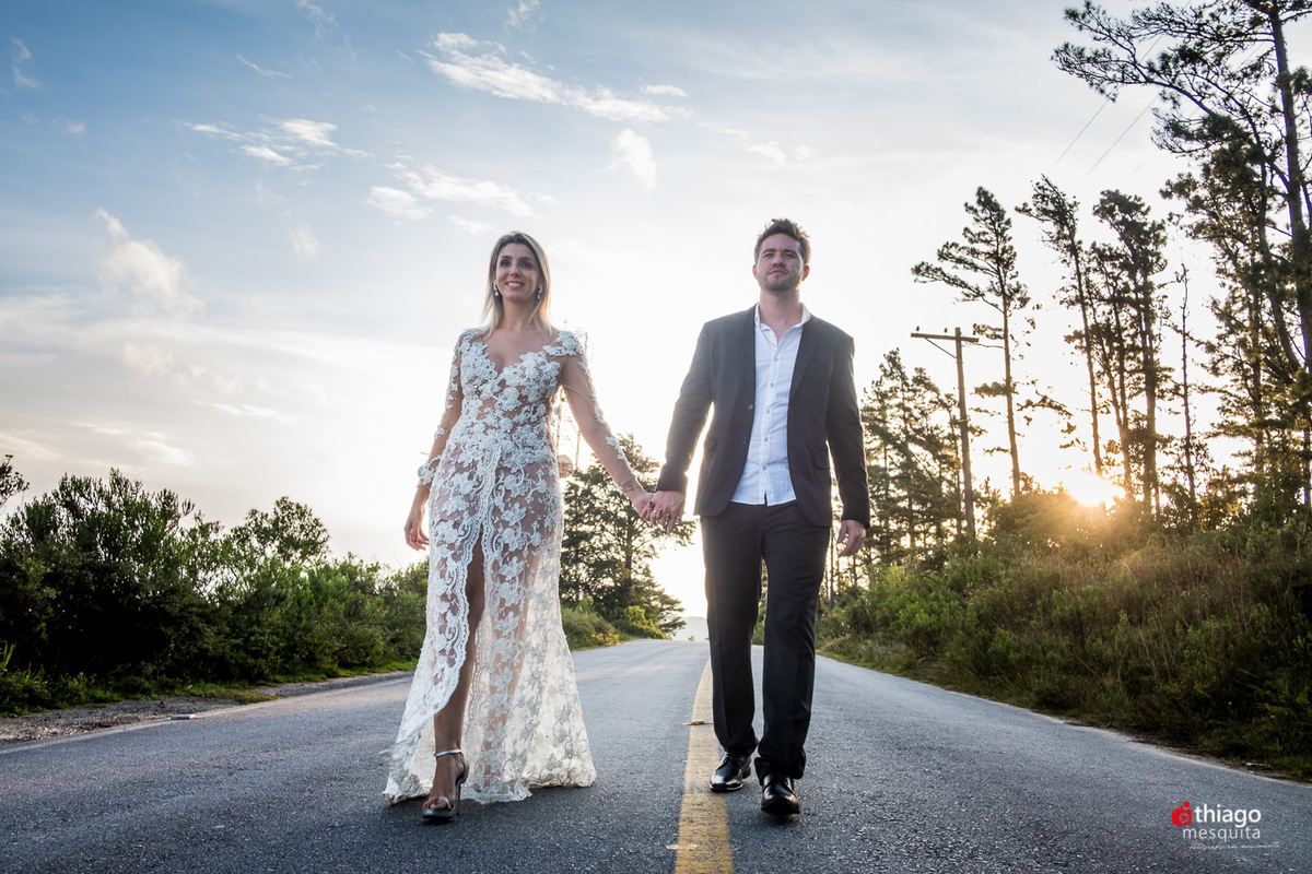 noivos na estrada