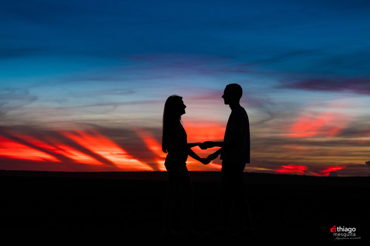prewedding marina e arthur no solar dos ipes, prata, mg, fotografado por Thiago Mesquita, próximo à uberlândia, pôr do sol maravilhoso