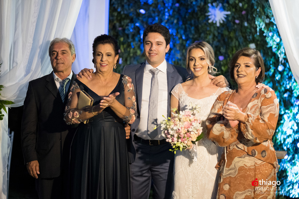 noivos com seu pais