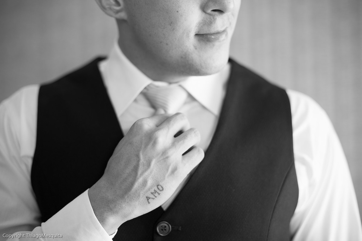 making of de noivo tatuagem e gravata