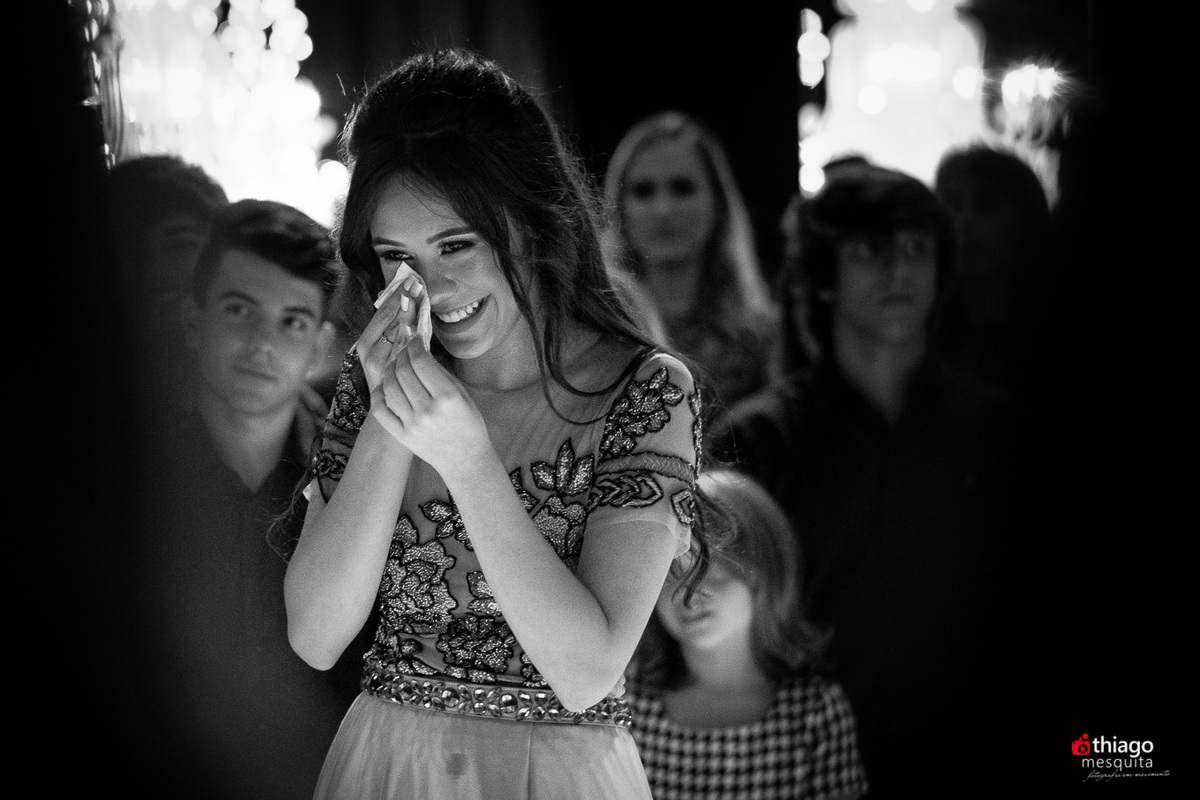 emoçoes de Elisa na festa de 15 anos