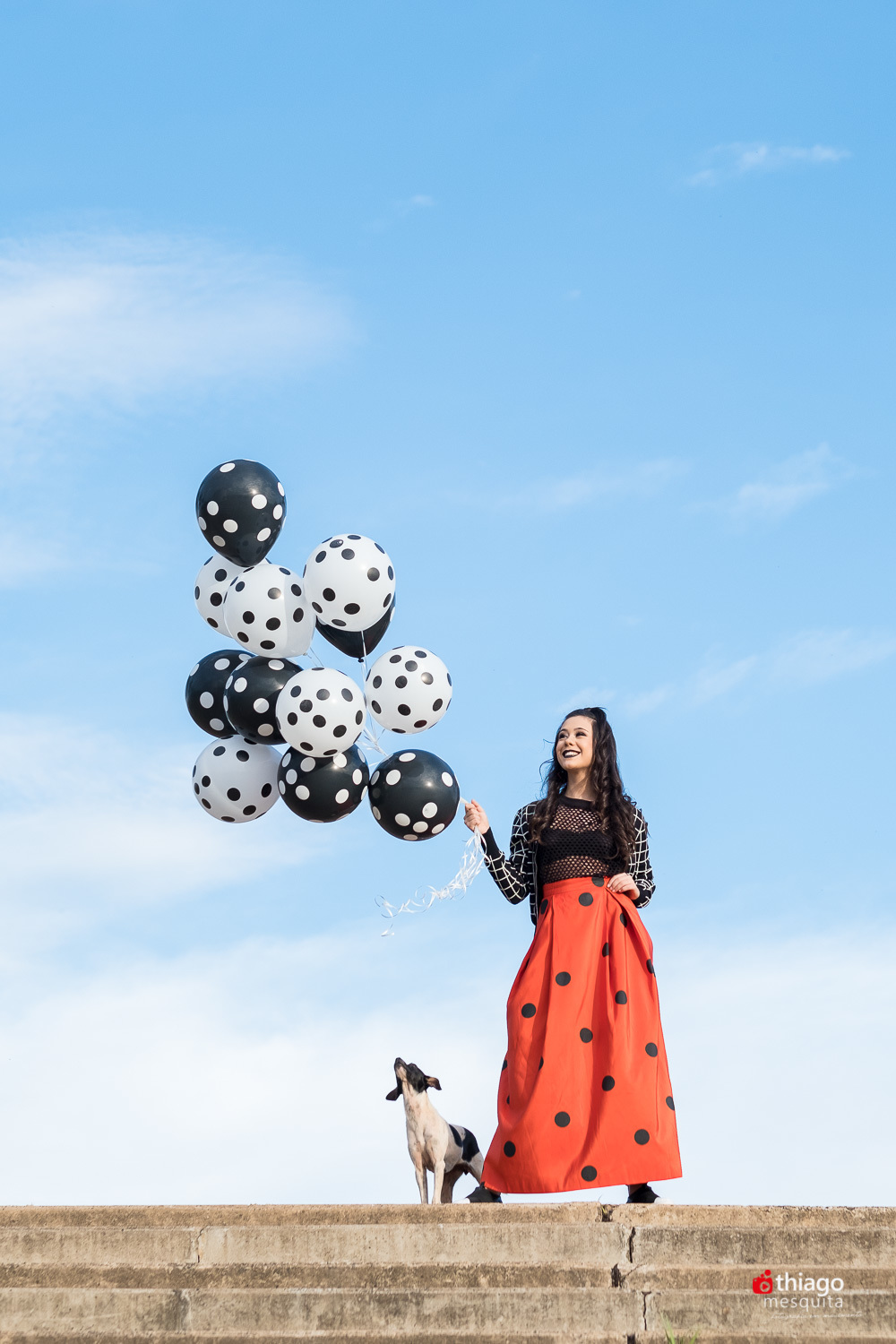 ensaio de book com balões de helio