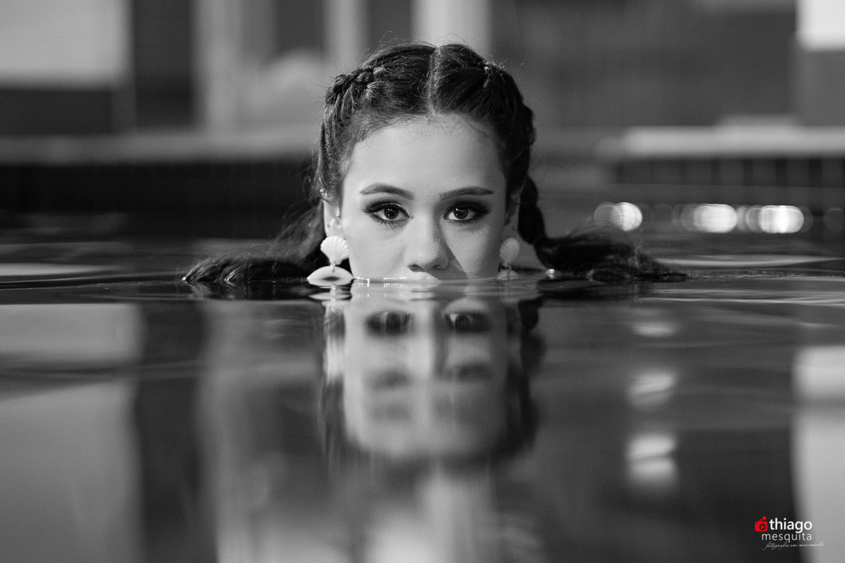 casa da Familia bastos, fotos de book dentro da piscina