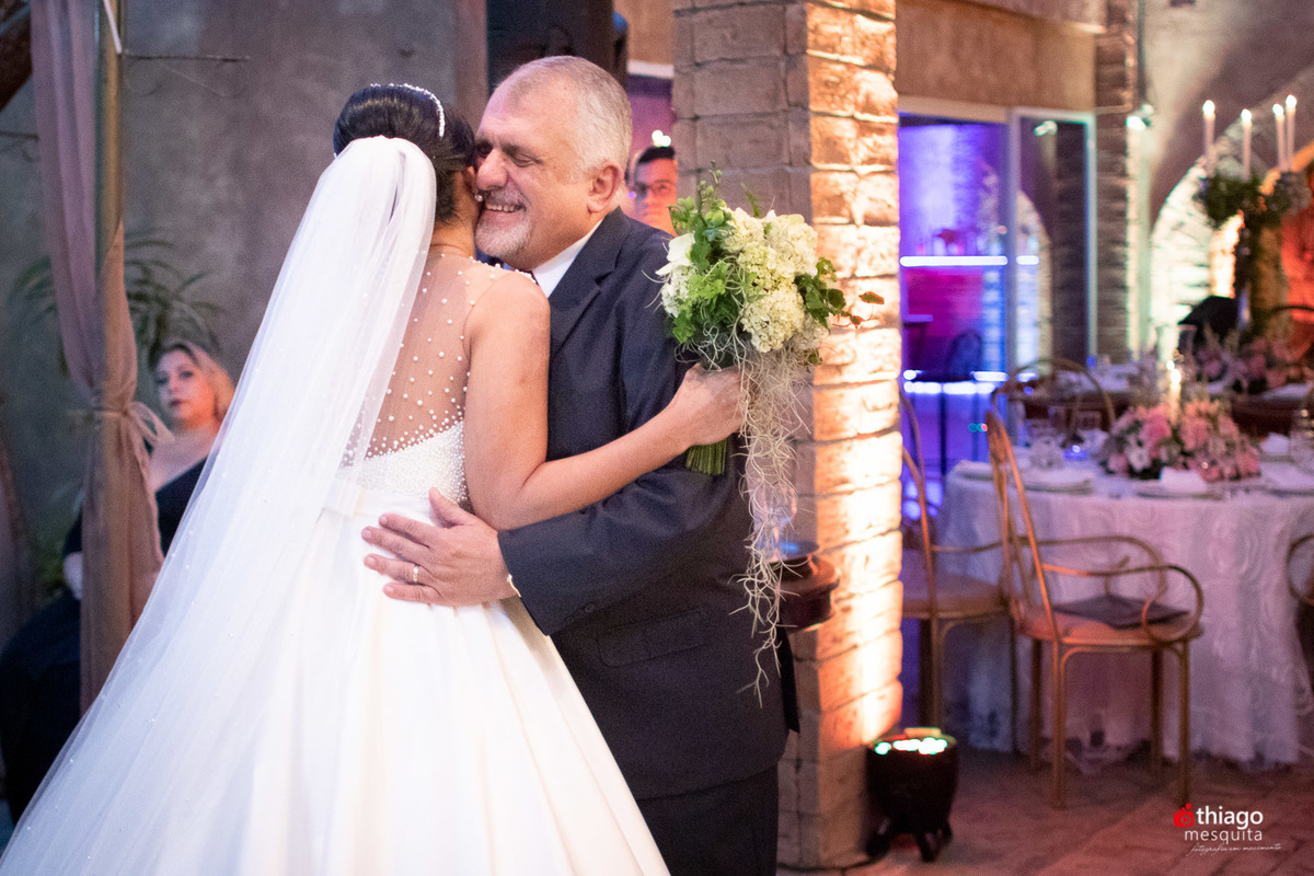 sarah leonardo paulo borges junior goiania @mirandamachadoeventos @mariagesnoivas @bellaeventosgoiania @dn.makeup.hair @richeseconfeitaria @armazemdasfloresgo