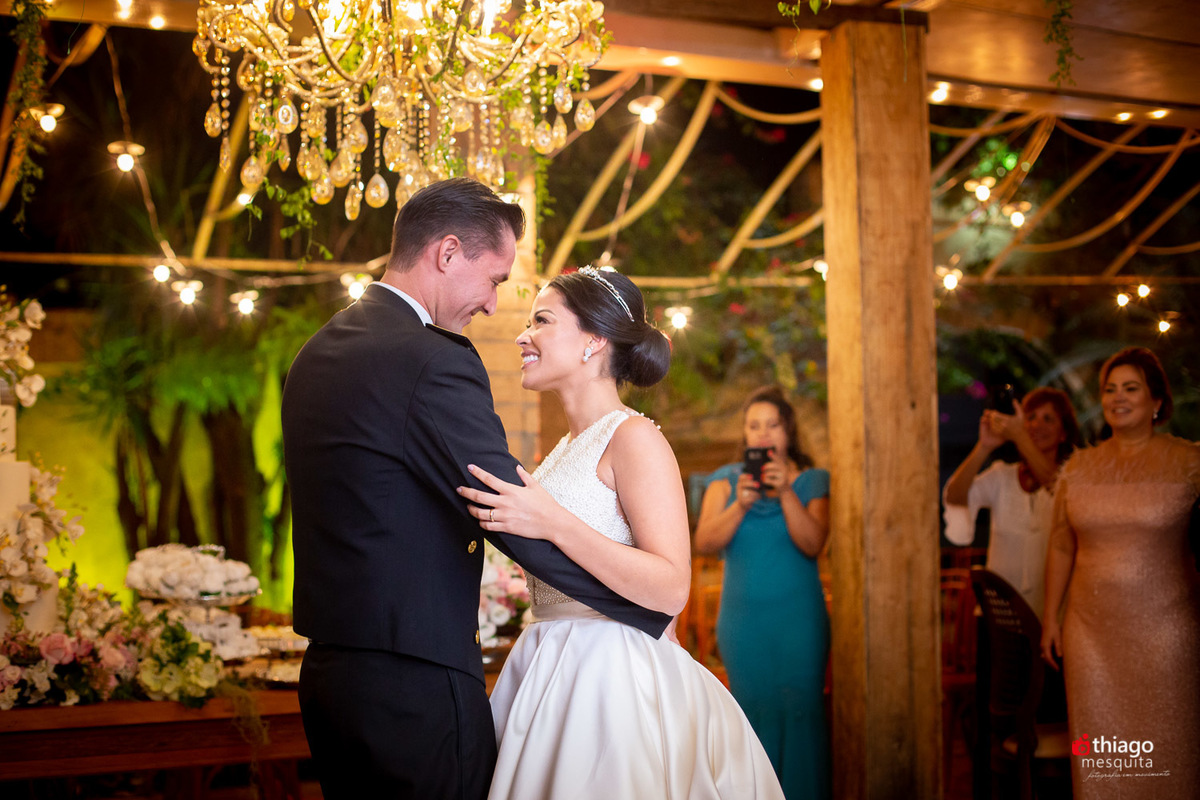 sarah leonardo paulo borges junior goiania @mirandamachadoeventos @mariagesnoivas @bellaeventosgoiania @dn.makeup.hair @richeseconfeitaria @armazemdasfloresgo