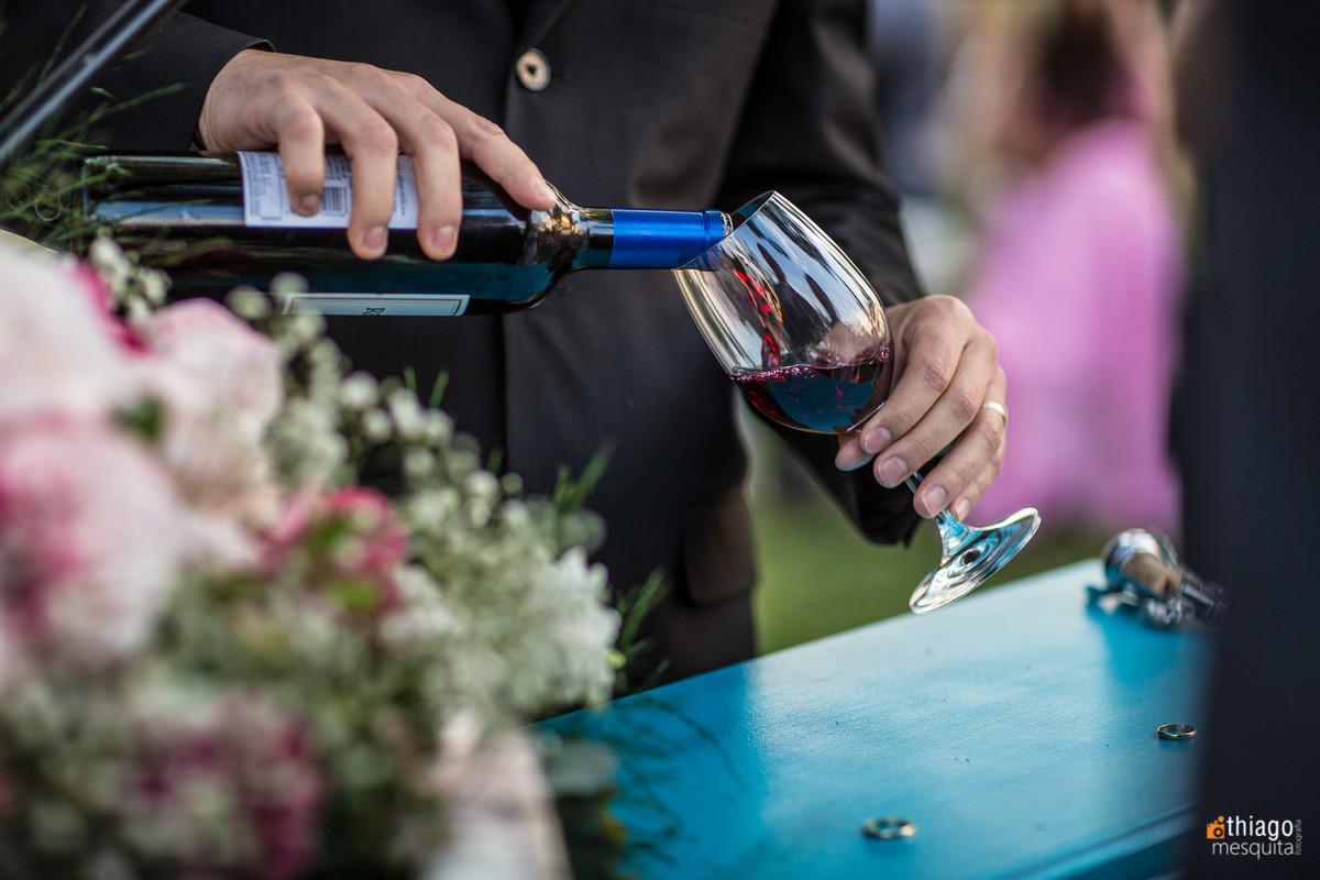 vinho - casamento em uberlândia - vide - jocum cerrado - micaela e raul - thiago mesquita fotografia