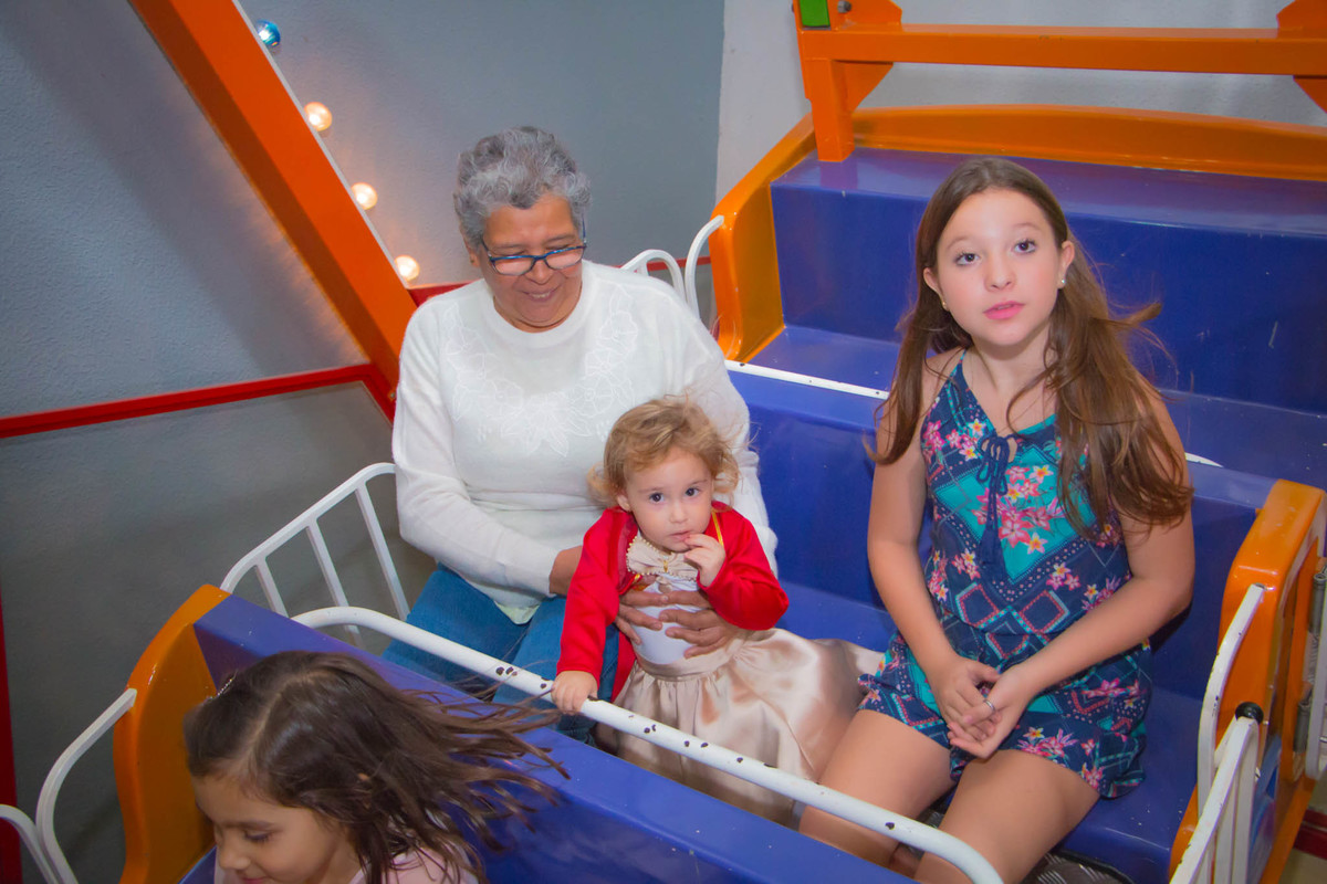 fotógrafo de aniversário infantil em bauru, fotógrafo em bauru, foto e vídeo bauru, fotógrafo de criança em bauru, buffet infantil em bauru, buffet kolorê bauru, festa de criança bauru, foto bauru, ensaio fotográfico de criança em bauru, bauru