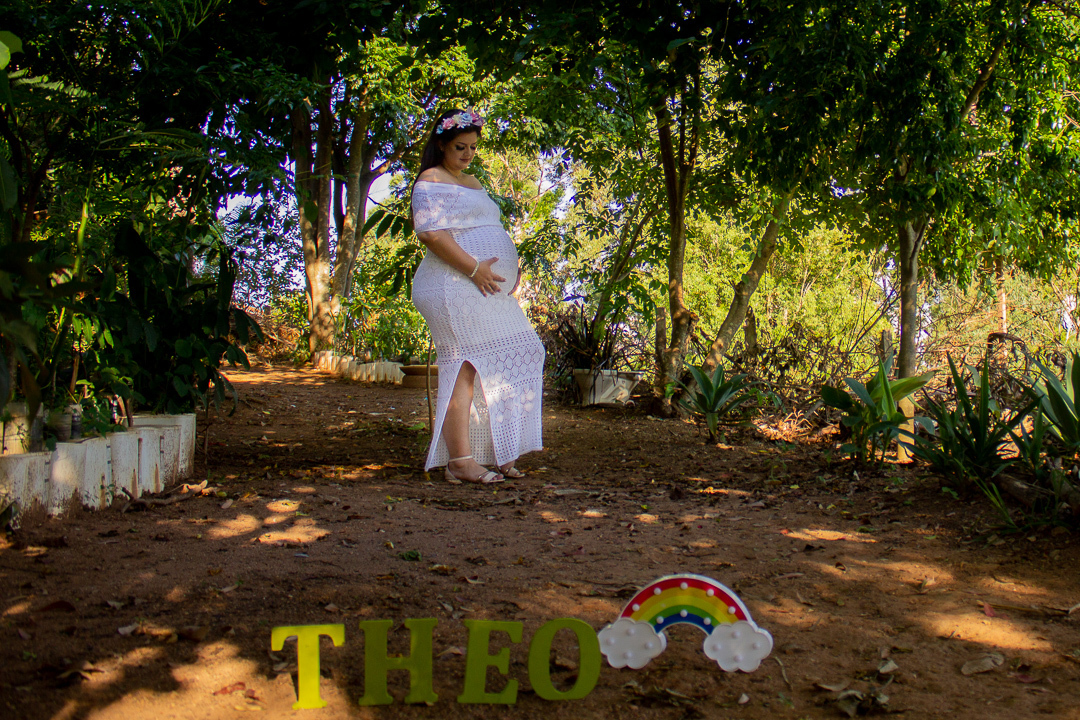 Ensaio gestante de vestido Branco em Espirito Santo do Pinhal