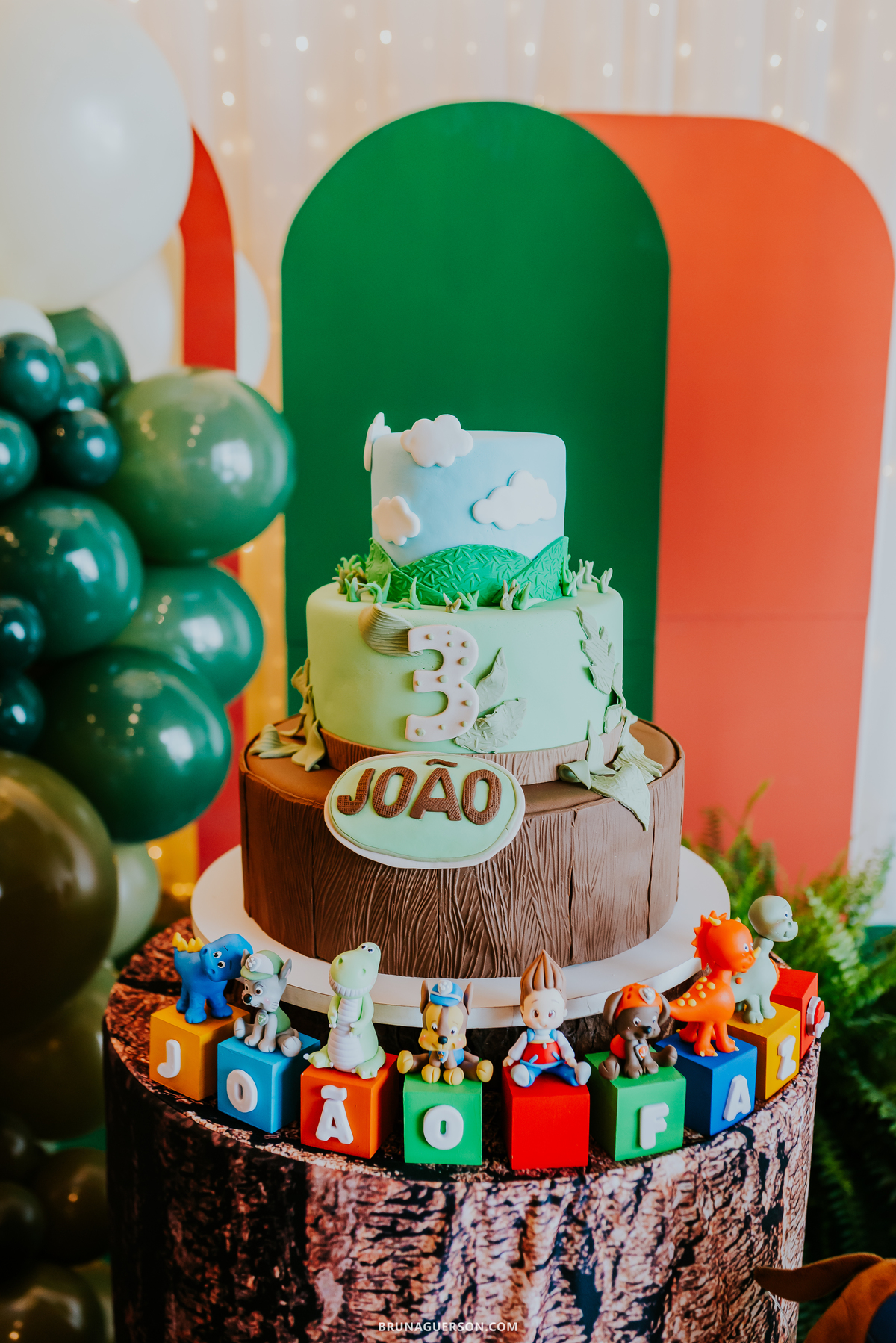 fotografia festa infantil casa de festas nautilus Rio de Janeiro ilha do governador 3 anos dinossauro