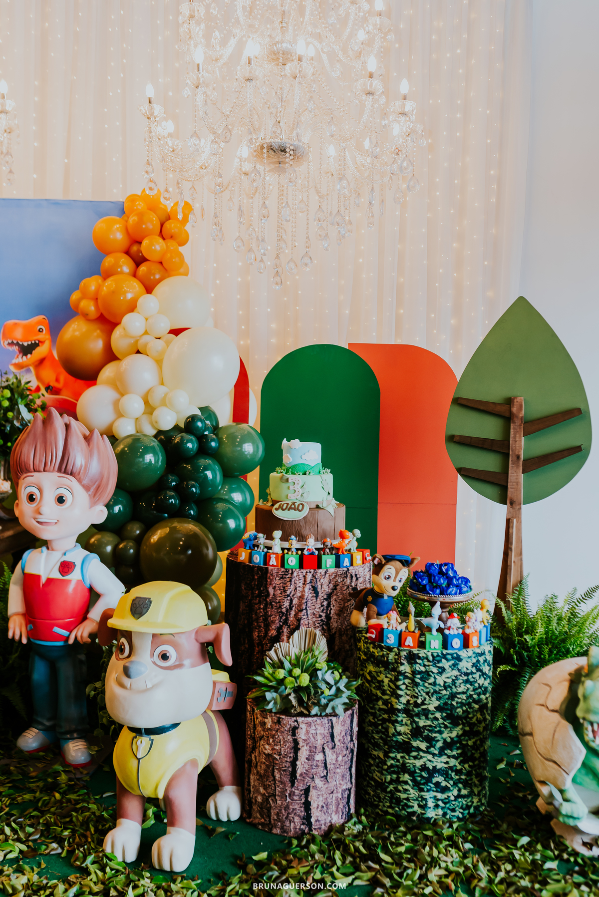 fotografia festa infantil casa de festas nautilus Rio de Janeiro ilha do governador 3 anos dinossauro