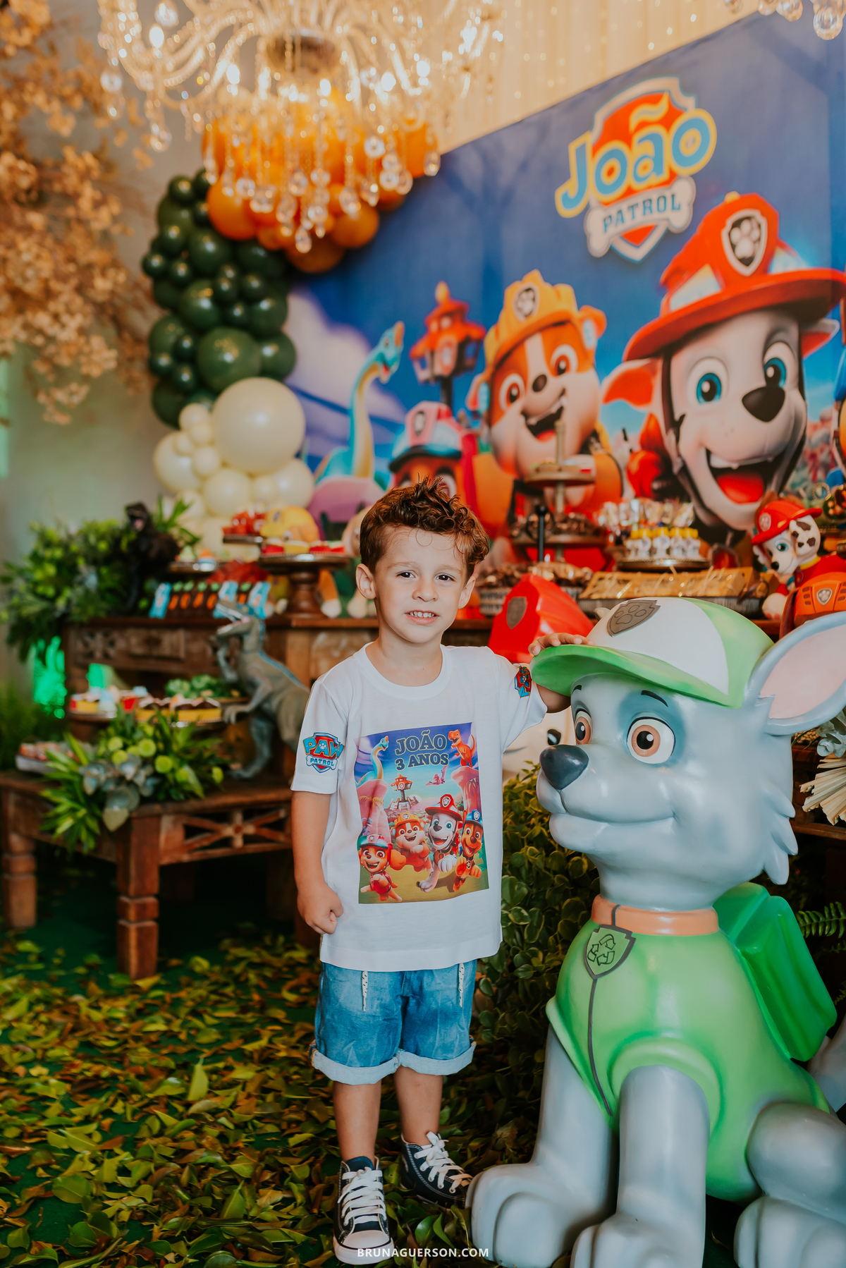 fotografia festa infantil casa de festas nautilus Rio de Janeiro ilha do governador 3 anos dinossauro