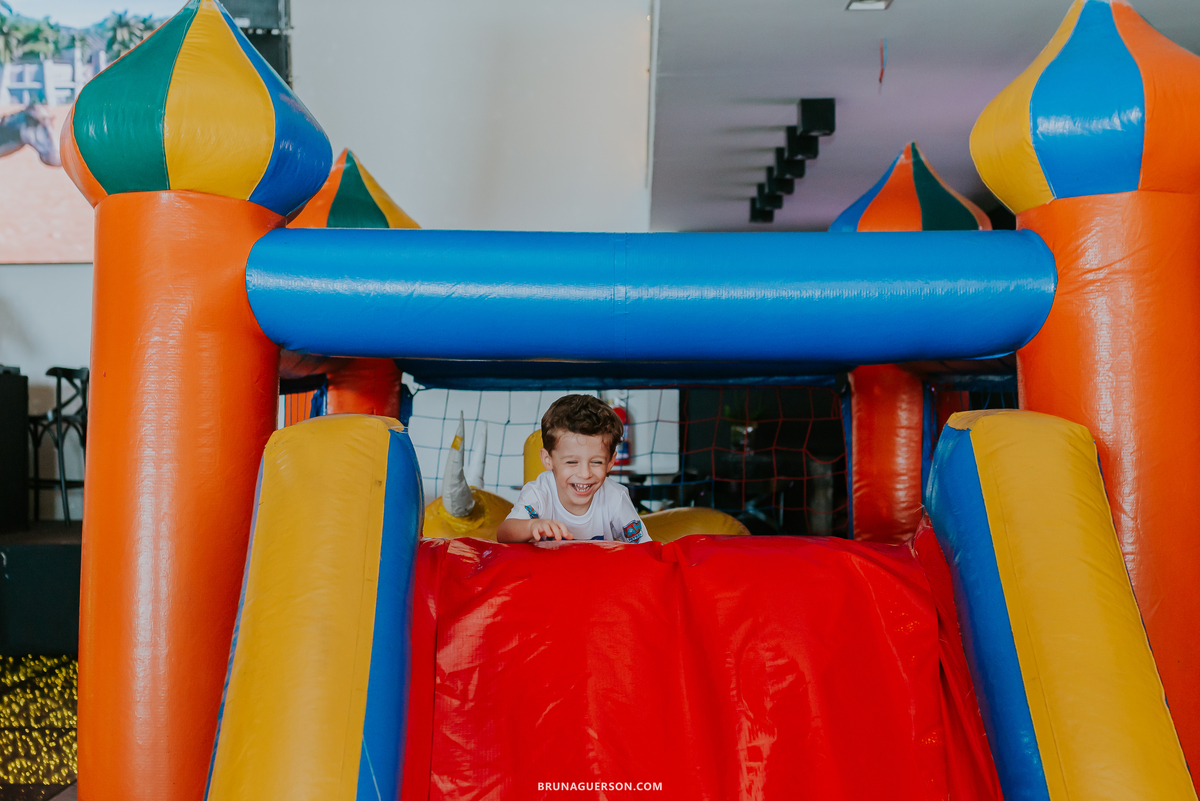 fotografia festa infantil casa de festas nautilus Rio de Janeiro ilha do governador 3 anos dinossauro