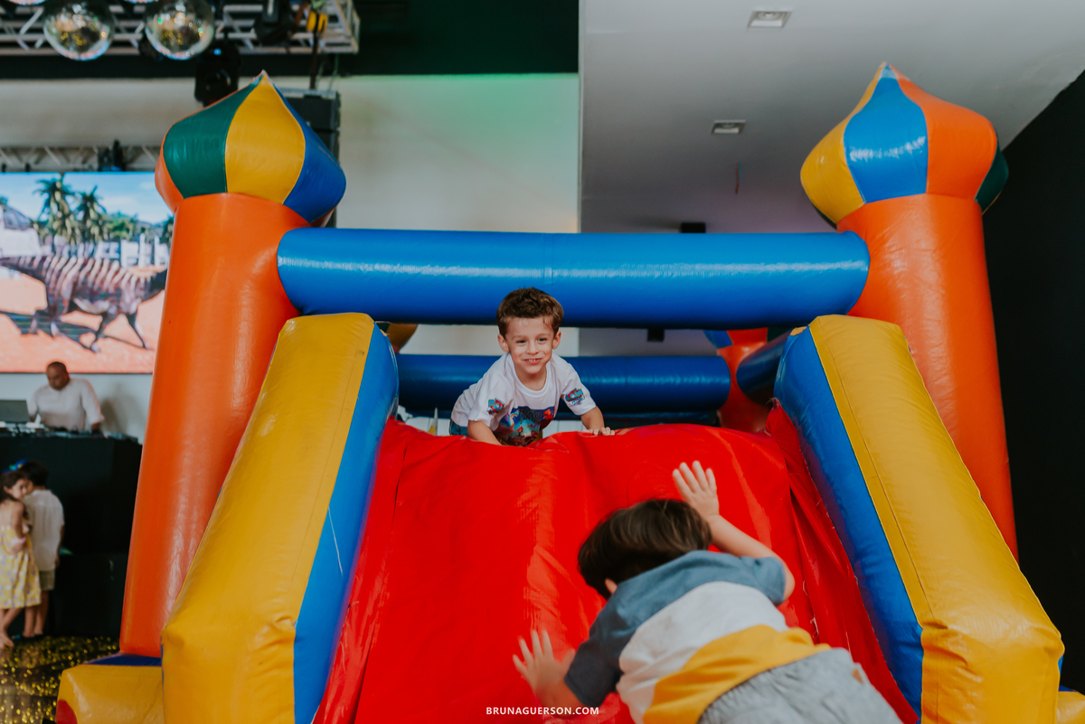 fotografia festa infantil casa de festas nautilus Rio de Janeiro ilha do governador 3 anos dinossauro