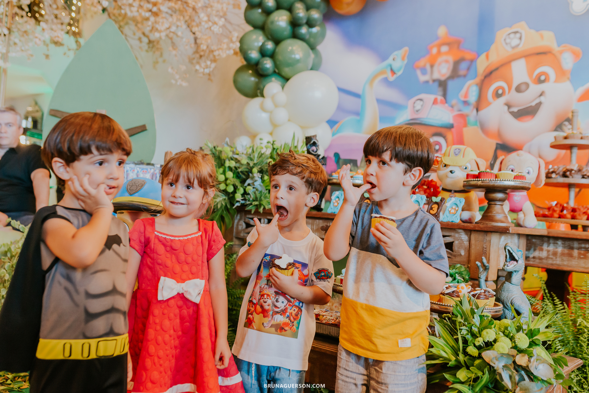 fotografia festa infantil casa de festas nautilus Rio de Janeiro ilha do governador 3 anos dinossauro