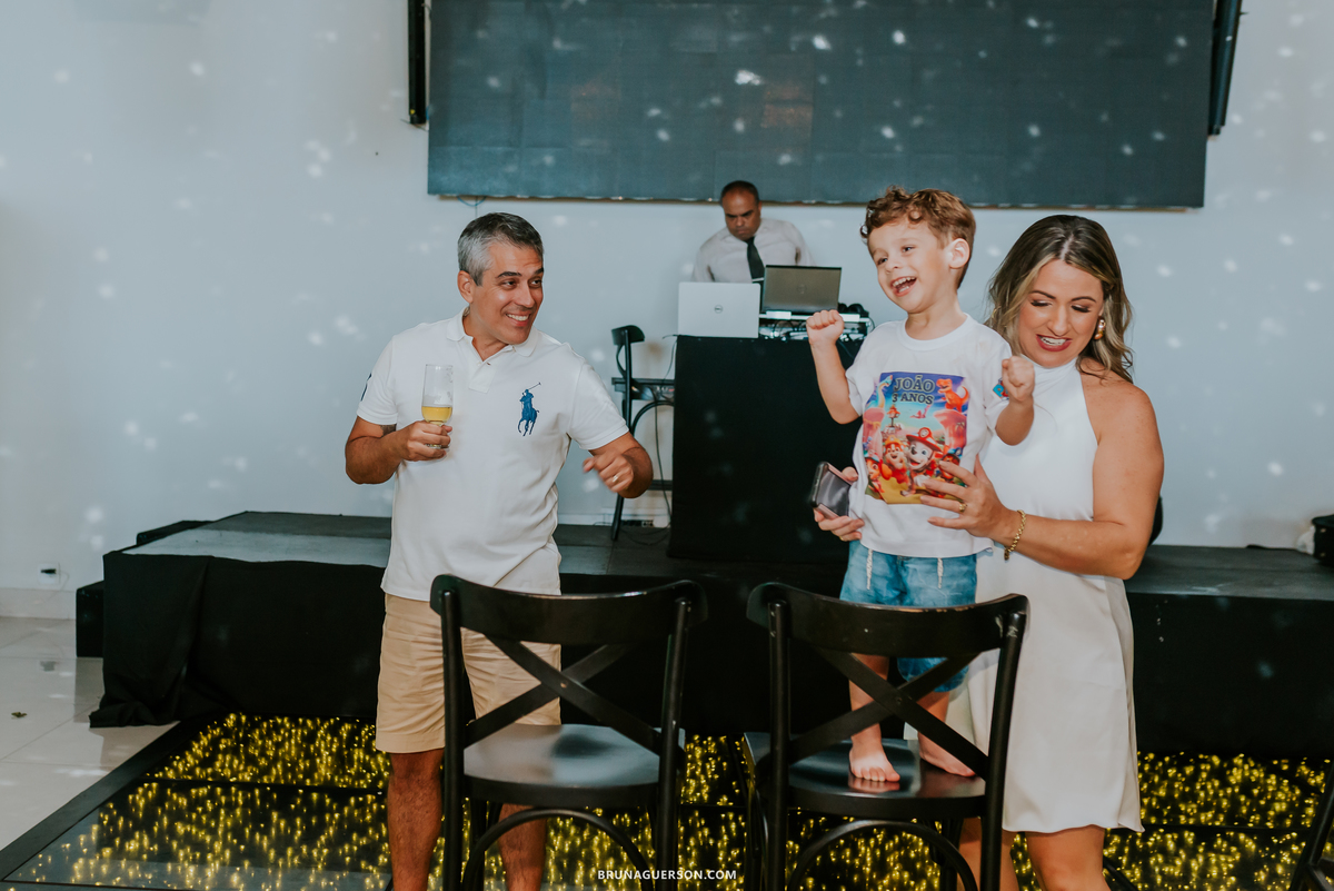 fotografia festa infantil casa de festas nautilus Rio de Janeiro ilha do governador 3 anos dinossauro