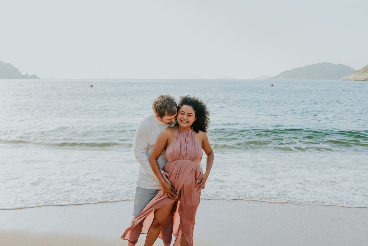 ensaio casal praia vermelha urca Rio de Janeiro praia externo casal gringo 