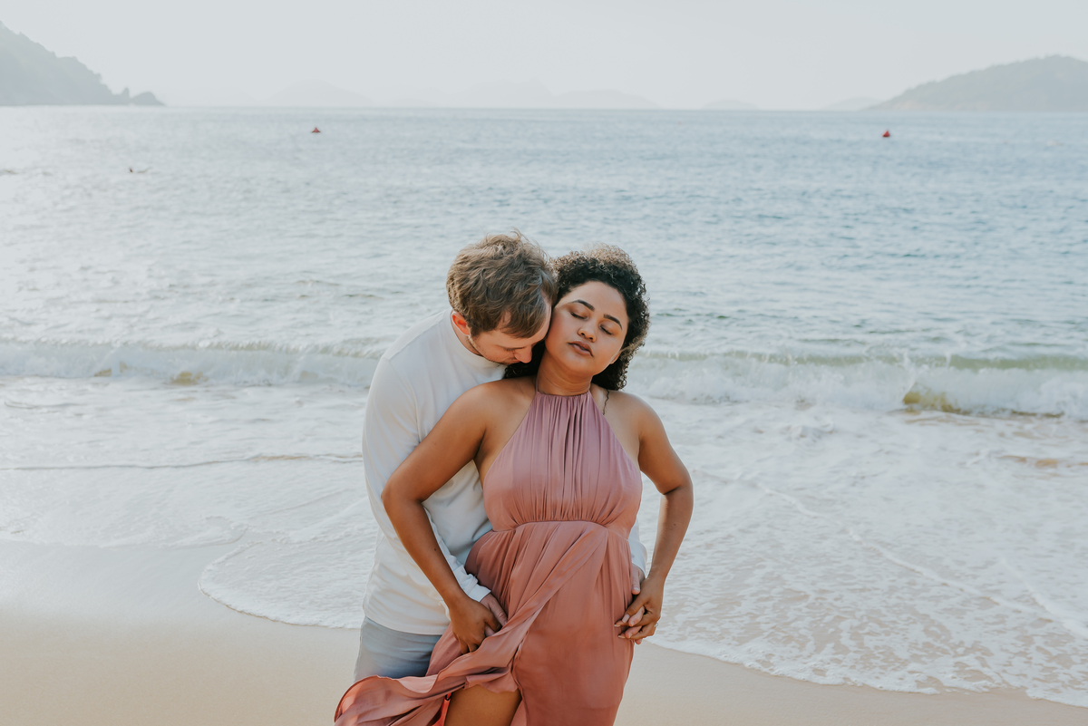 ensaio casal praia vermelha urca Rio de Janeiro praia externo casal gringo 