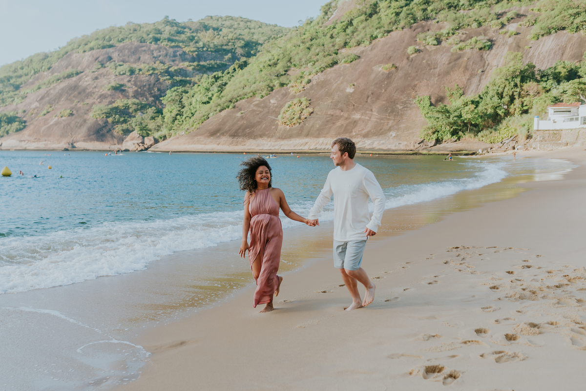 ensaio casal praia vermelha urca Rio de Janeiro praia externo casal gringo 