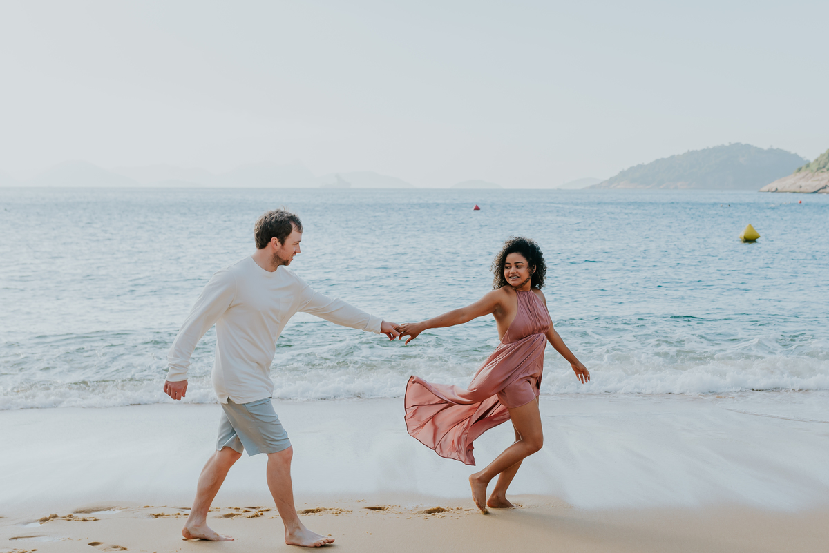 ensaio casal praia vermelha urca Rio de Janeiro praia externo casal gringo 