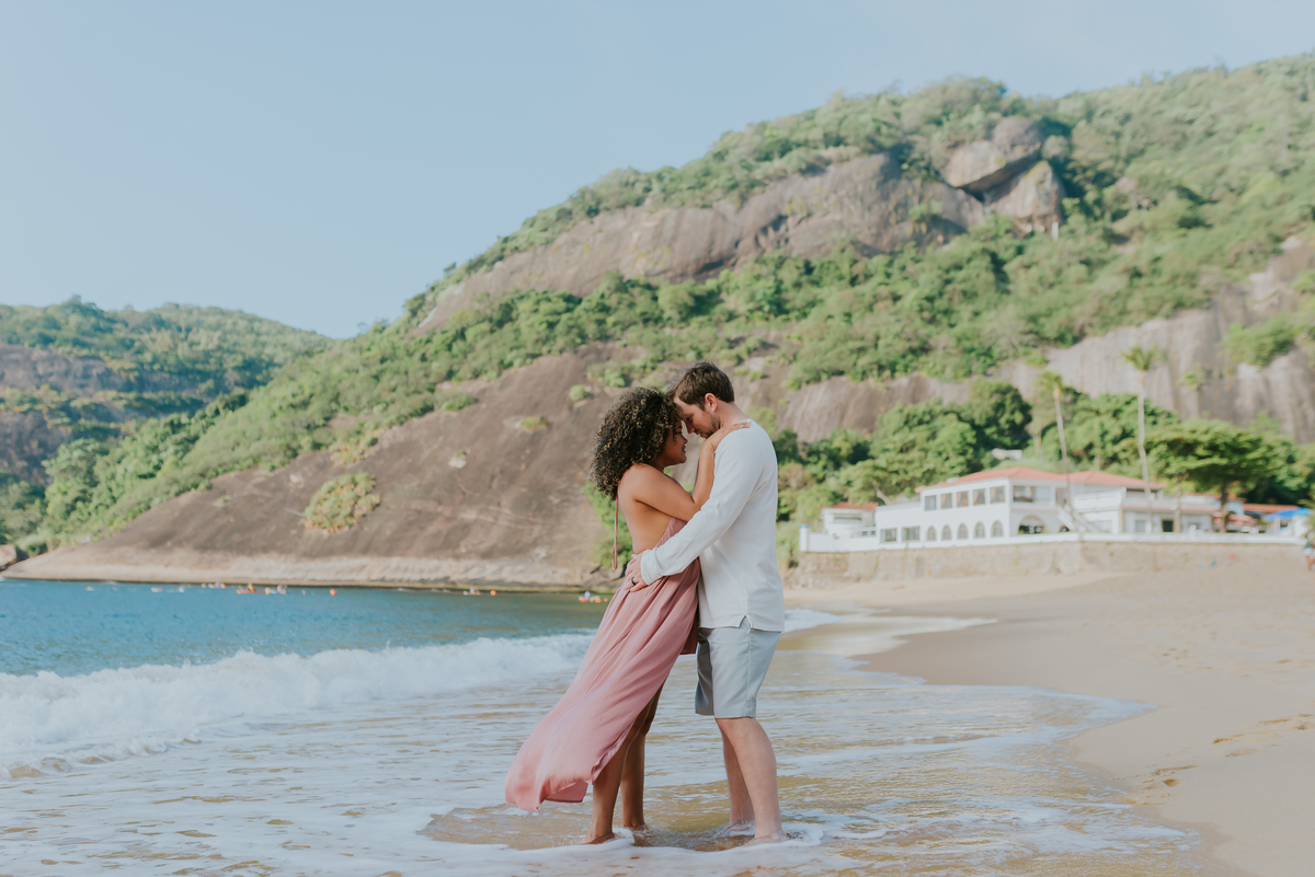 ensaio casal praia vermelha urca Rio de Janeiro praia externo casal gringo 