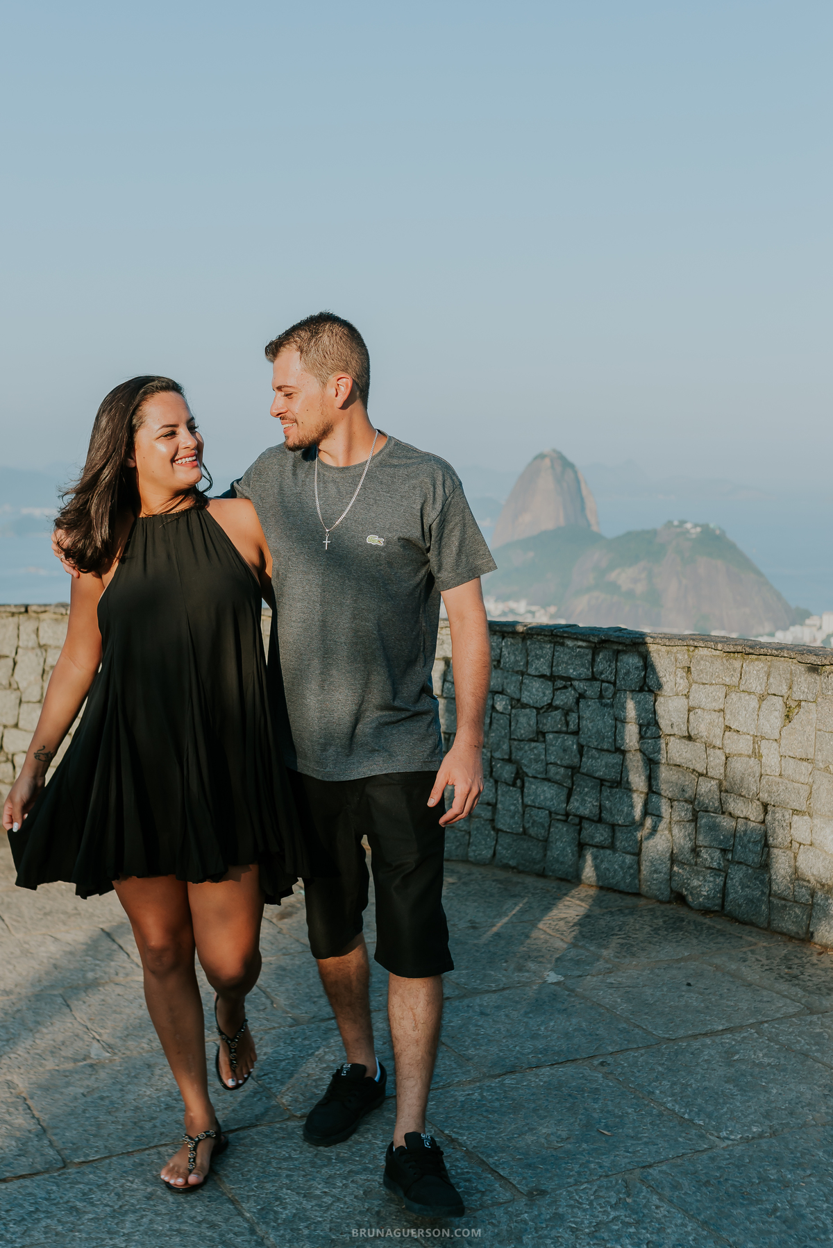 fotografia ensaio externo Rio de Janeiro Mirante Dona Marta pão de açúcar  fotografa casal