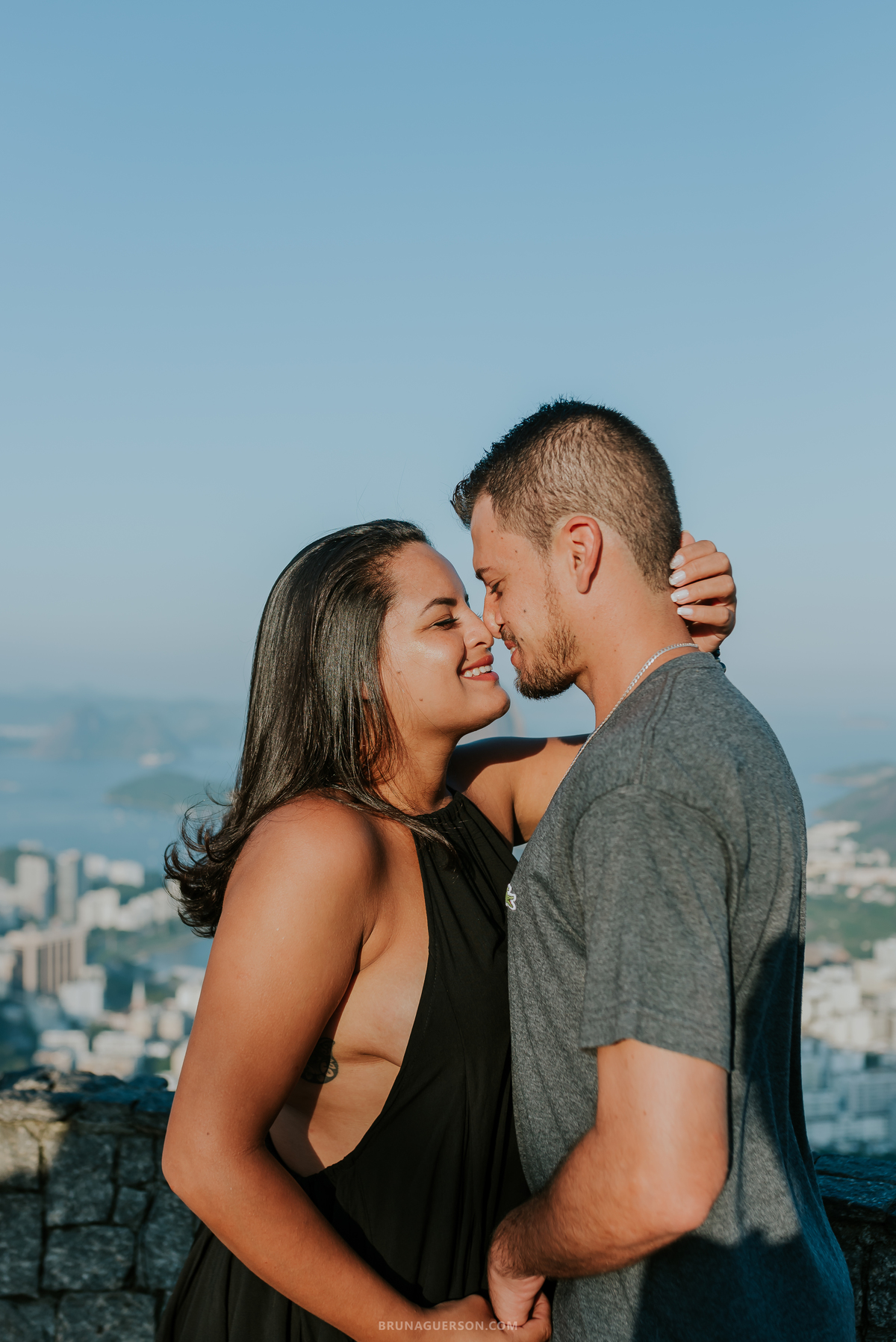 fotografia ensaio externo Rio de Janeiro Mirante Dona Marta pão de açúcar  fotografa casal