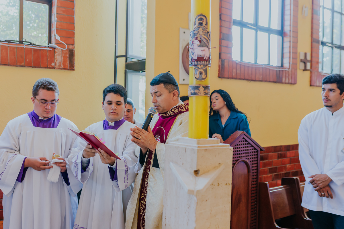 fotografia batizado Paróquia Nossa Senhora Aparecida- Ilha do Governador, RJ bruna guersonb Paulo Tadashi batismo