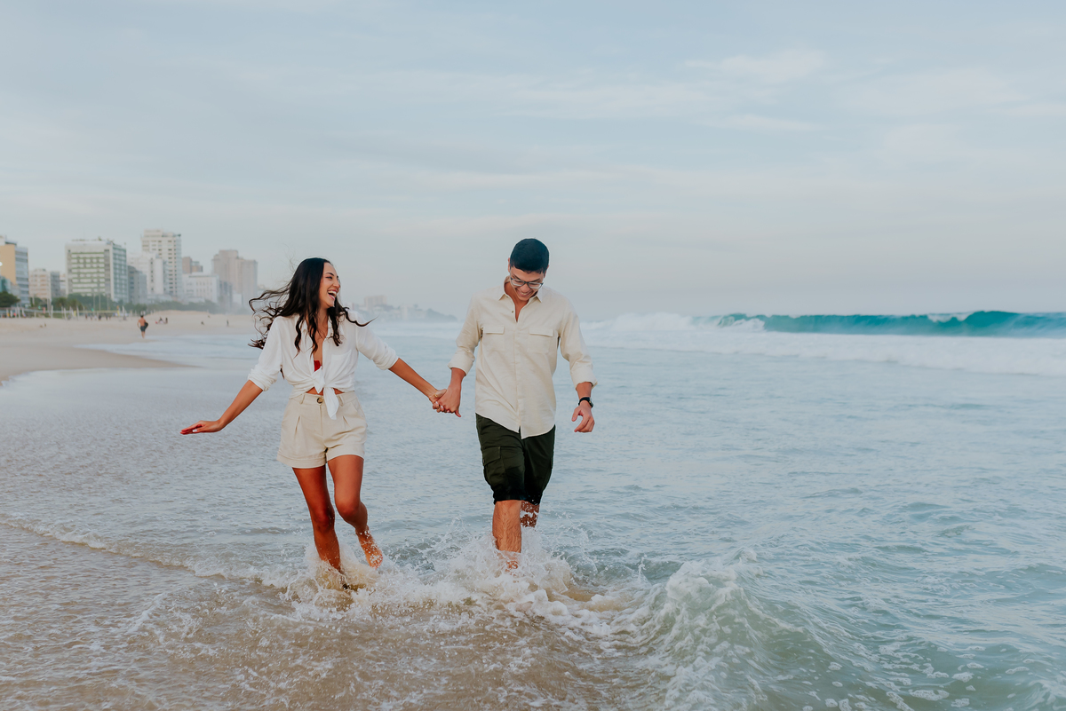 fotografia fotografa ensaio de casal externo praia Rio de Janeiro Leblon Ipanema rj 