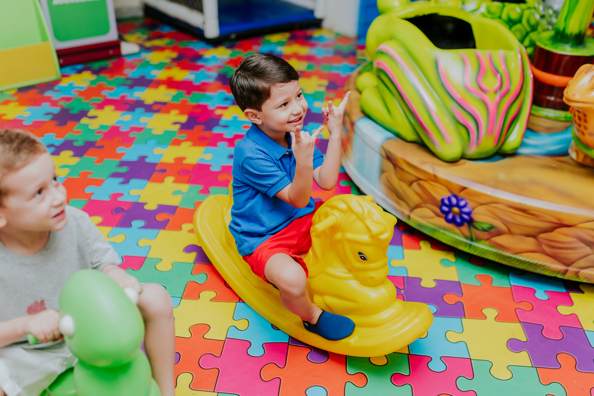 fotografia festa infantil espaço faz de conta Rio de Janeiro cachambi 5 anos Sonic 