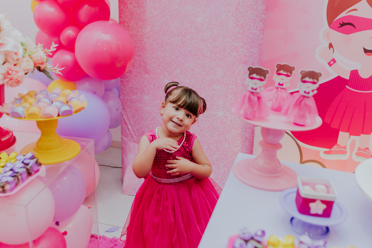 fotografia familia fotografa festa infantil 3 anos Lara super heroína tema rio de janeiro ilha do governador