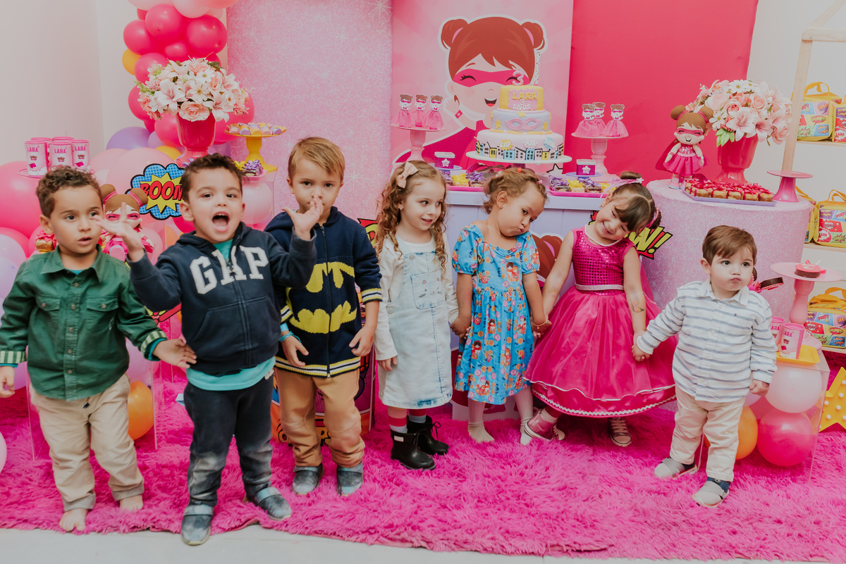 fotografia familia fotografa festa infantil 3 anos Lara super heroína tema rio de janeiro ilha do governador