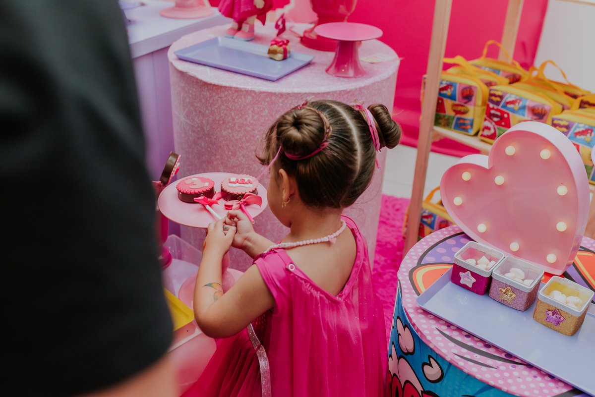 fotografia familia fotografa festa infantil 3 anos Lara super heroína tema rio de janeiro ilha do governador
