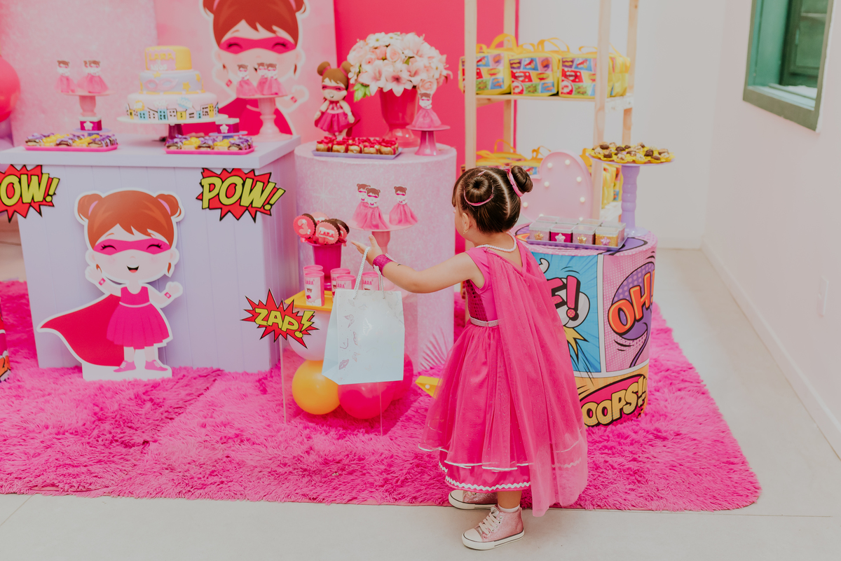 fotografia familia fotografa festa infantil 3 anos Lara super heroína tema rio de janeiro ilha do governador